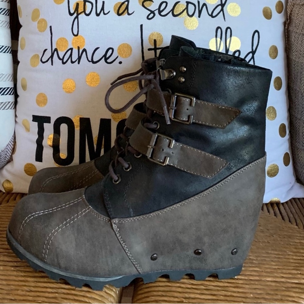 Not Rated Hidden wedge Boot